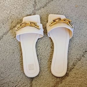 Cream chain slides